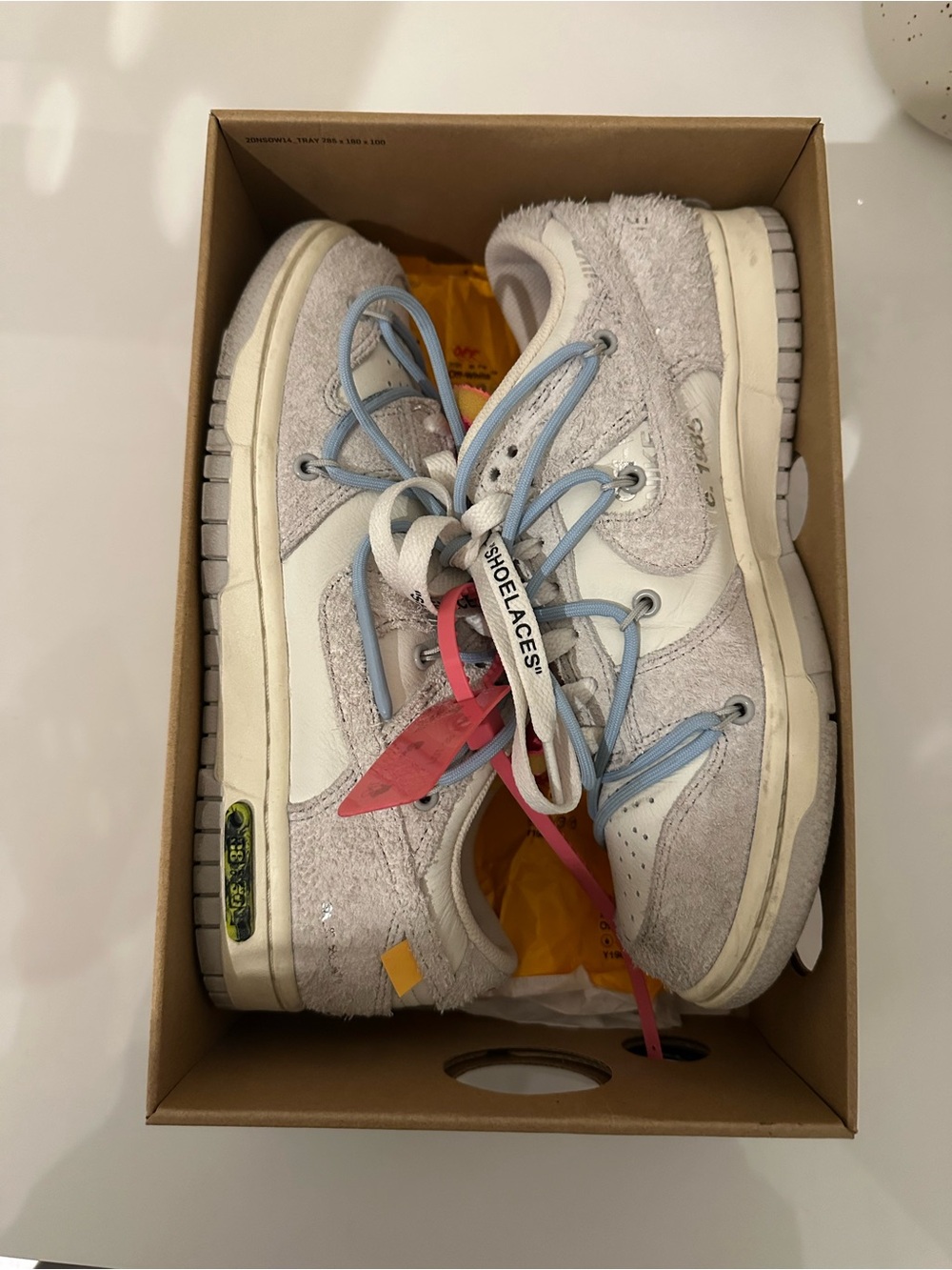 Nike dunk low off white